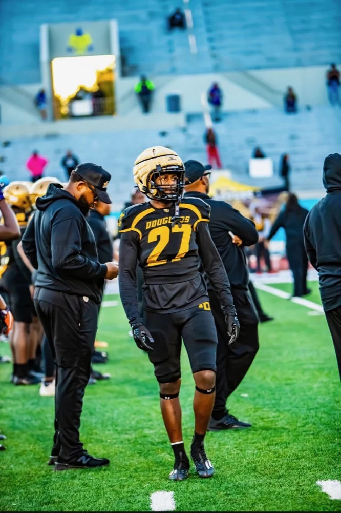 Travis Isaacs during warmups